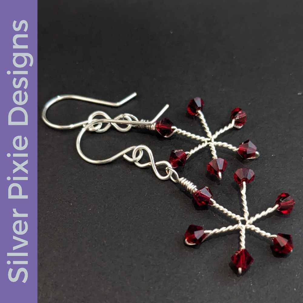 🎄2 for $35!!🎄 Handcrafted Silver-Plated Copper Snowflake Earrings